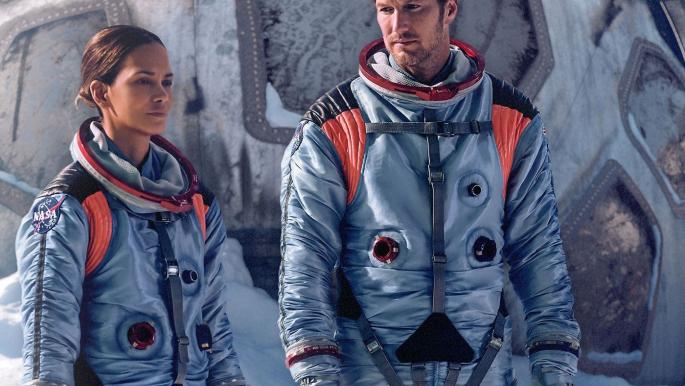 فيلم Moonfall: جيران القمر يريدون تدميره