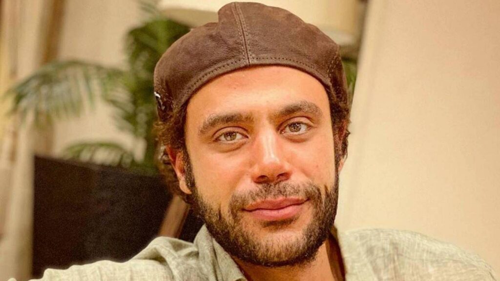 قصة زواج نجل عادل إمام من ابنة وزير الدفاع وخلافه مع والده وإهانته لمحمد رمضان!