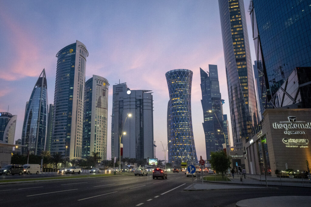 قطر تعلن قرارها بشأن إلزامية التطعيم ضد كورونا لحضور المونديال