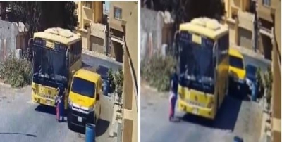 لحظة نجاة طالبة من الدهس أثناء نزولها من حافلتها المدرسية • صحيفة المرصد