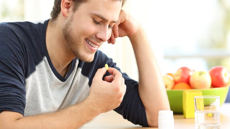 للرجال.. احذر نقص هذا الفيتامين يؤثر على علاقتك الزوجية