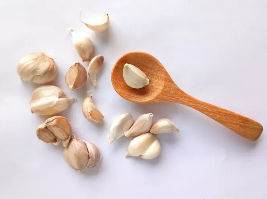 ما هو الثوم الصحي.. النيء أم المطبوخ؟
