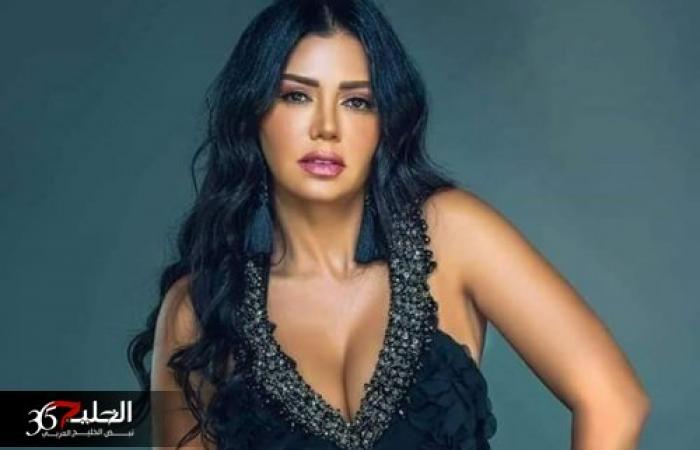 مايوه رانيا يوسف العاري يضعها في موقف محرج ويكشف منطقة حساسة ومتابع: مالِك يا مدام ..اتفرج