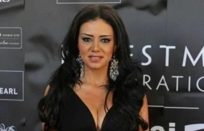 متع عينك .. رانيا يوسف هتفرجك على الحتة البتلو وهي نزلة رقص بلدي