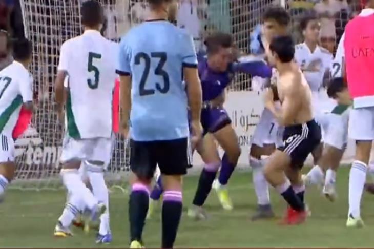 مشادة بين لاعبي المغرب والجزائر في نهائي كأس العرب تحت