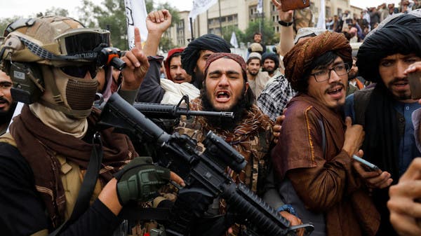 مشاهد فظيعة.. عناصر طالبان يفرغون رصاصهم بأجساد مكبلة