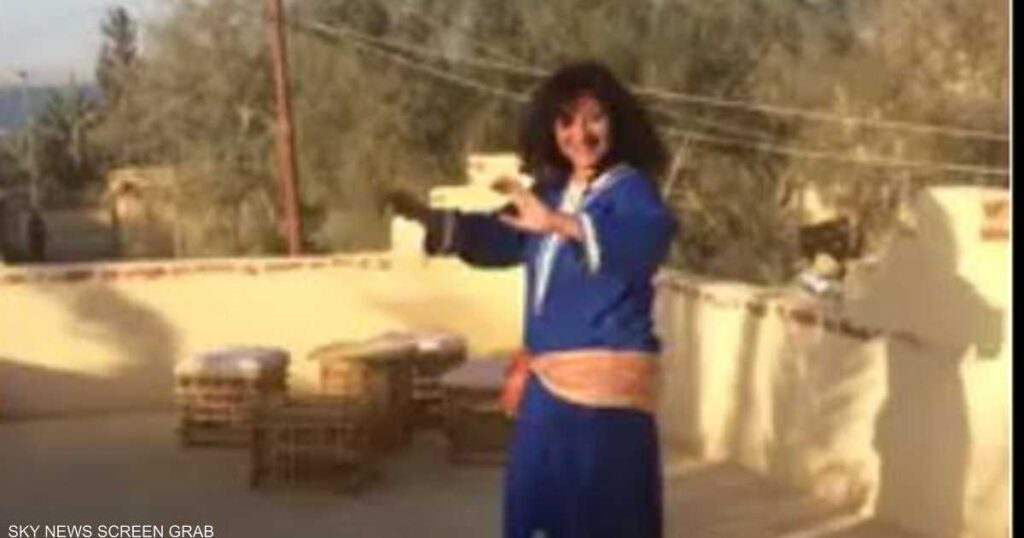 مصر.. حكم نهائي بعزل أستاذة جامعية بتهمة الرقص ومدح الشيطان