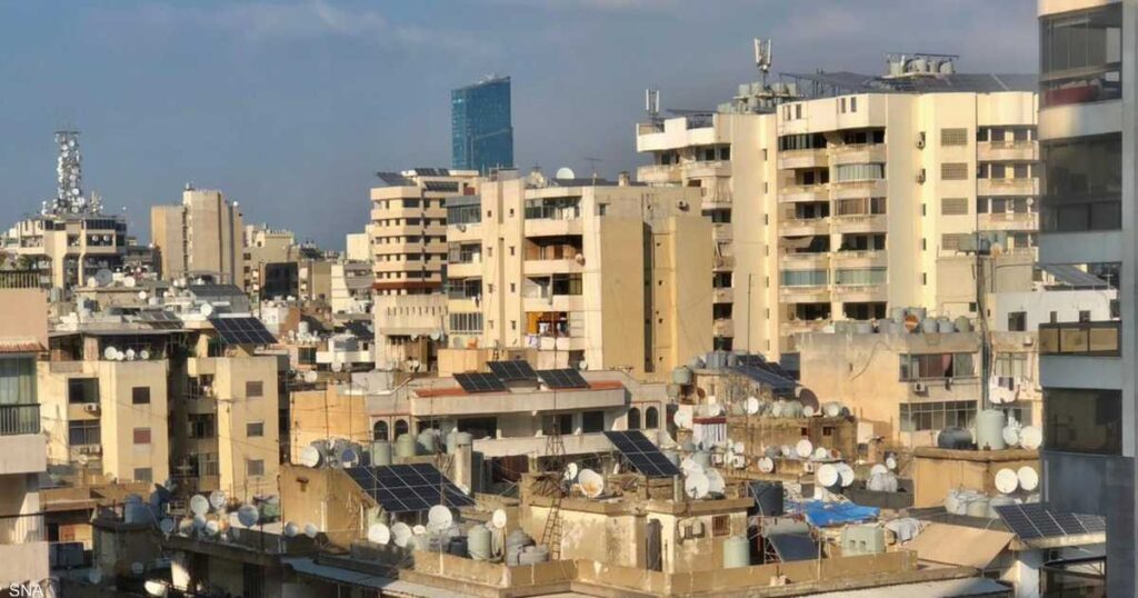 مغتربون لبنانيون يعيدون النور الى بلداتهم بالطاقة الشمسية