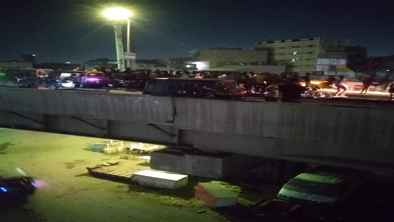 "منظرهم يشيب".. مصرع شاب وإصابة اثنين في حادث تصادم أعلى كوبري المطار