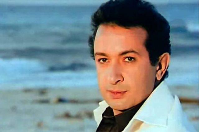 نور الشريف كان لا يطيق رؤية وجه أمه ويكرهها أشد الكره.. لن تصدقوا ماذا فعلت به لكي يكرهها ويعاملها بكل هذه القسوة!!