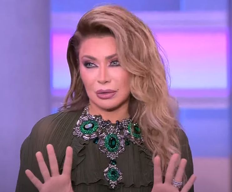 هو أنتي بتصلي؟! لن تصدق كيف كان رد نوال الزغبي على ياسمين عزّ !!