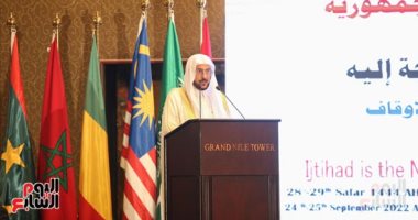 وزير الشئون الإسلامية بالسعودية: الرئيس السيسى بطل يبنى جمهورية مصر الجديدة