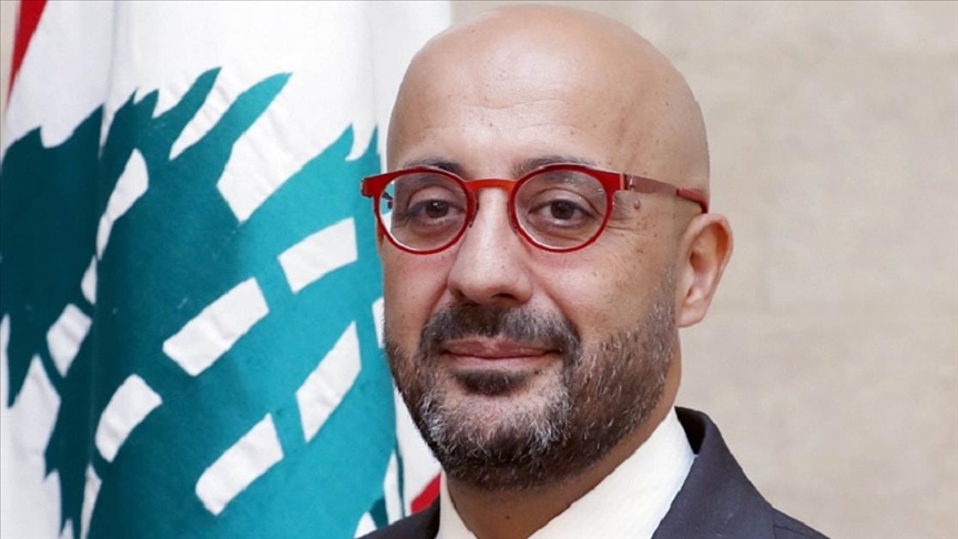وزير لبناني يطالب بالتحقيق في مقتل سوري "تحت التعذيب"