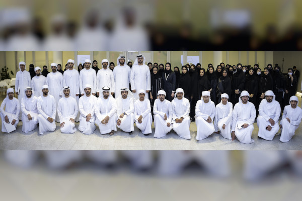 وكالة أنباء الإمارات - مكتب شؤون أسر الشهداء ينظم ملتقى "خطوات" للطلاب الجامعيين