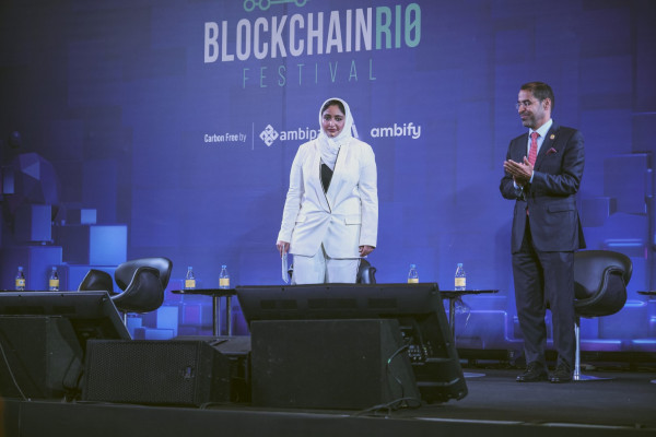 وكالة أنباء الإمارات - موزة آل مكتوم تشارك في حفل جوائز "ومين إن تِك" العالمية في ريو دي جانيرو