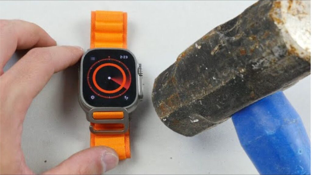 يختبر YouTuber متانة Apple Watch الفائقة باستخدام مطرقة: فواصل الطاولة قبل المشاهدة
