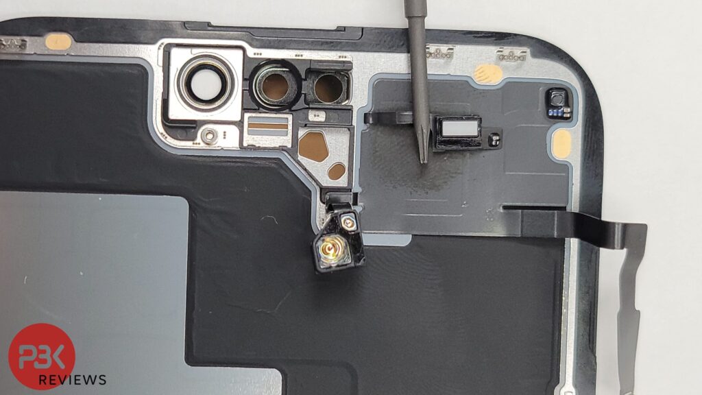 يمنحنا تفكيك iPhone 14 Pro Max في وقت مبكر نظرة أولى على المكونات الداخلية للهاتف.