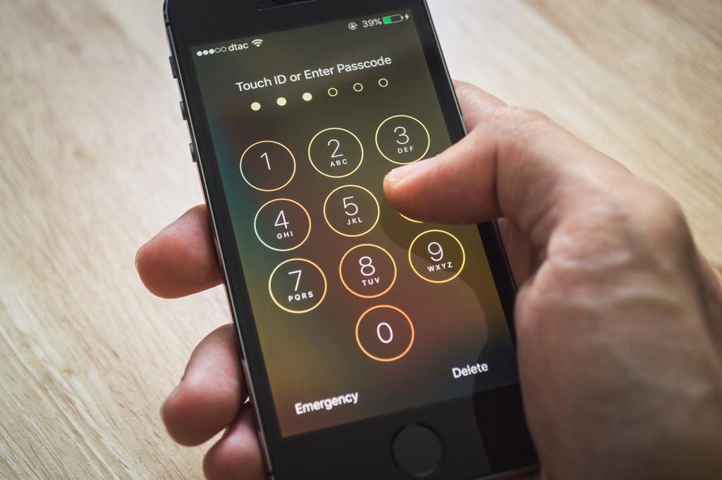 5 إعدادات أمان لجهاز iPhone تحتاج إلى تغييرها الآن