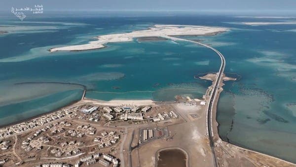 أيقونة معمارية جديدة.. افتتاح أطول جسر مائي في السعودية