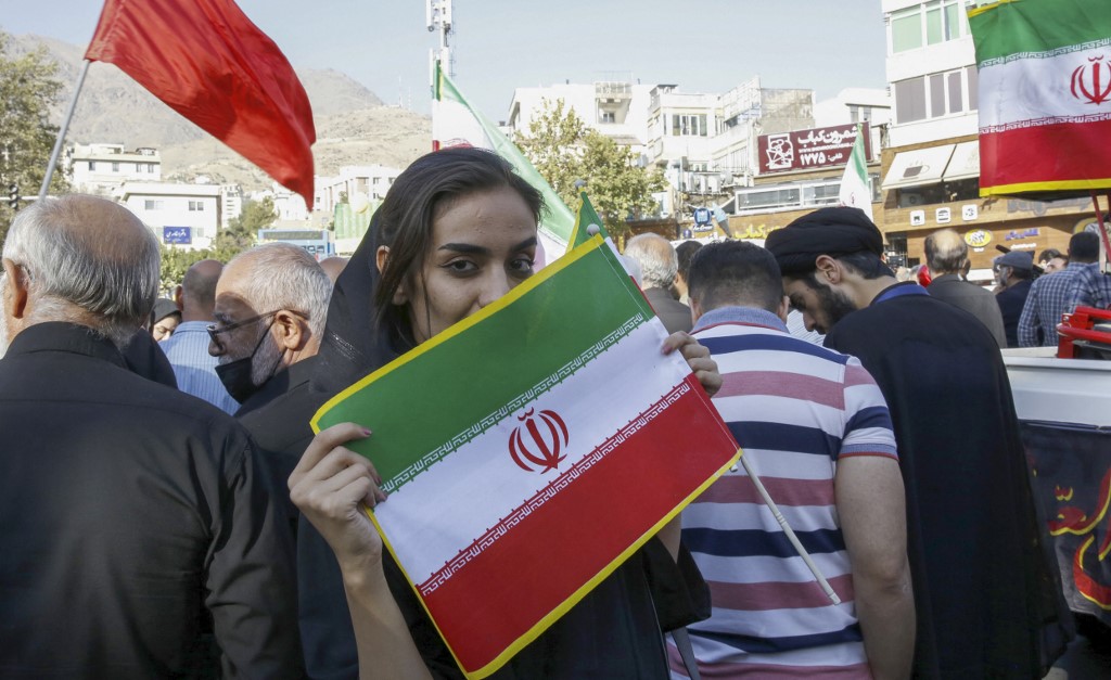 "الجيل Z" يهدد النظام الإيراني.. "علامات النهاية تلوح في الأفق"