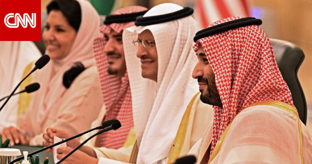 السعودية.. فيديو هجوم لاذع من سيناتور على بايدن و"حماقة" تصريح "جعل المملكة منبوذة" يثير تفاعلا