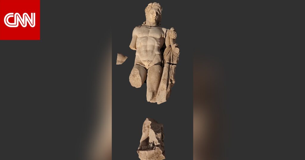 العثور على تمثال كلاسيكي لهرقل يعود تاريخه لـ2000 عام في اليونان