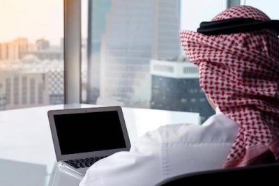 المؤهل الجامعي وحده لا يكفي.. كاتب سعودي يكشف عن 7 نصائح للحصول على وظيفة