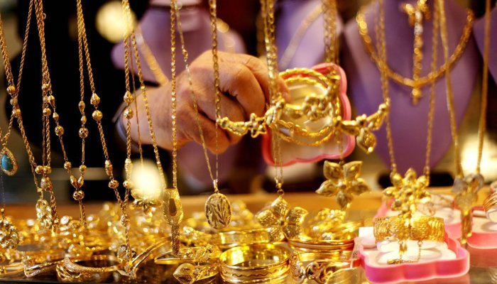 بعد ارتفاع بسبب الدولار.. تراجع سعر الذهب عيار 21 اليوم الجمعة