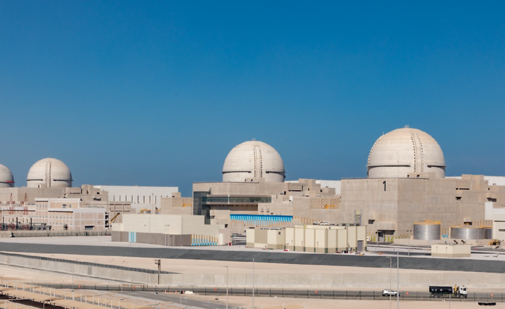 بعد دخولها المرحلة التشغيلية..ربط ثالث محطات براكة بشبكة الكهرباء لتأمين الطاقة ودعم الحياد المناخي