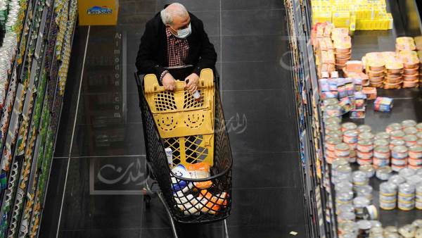 بعد رفع الرسوم الجمركية وسعر الصرف: "جحيم" أسعار الغذاء