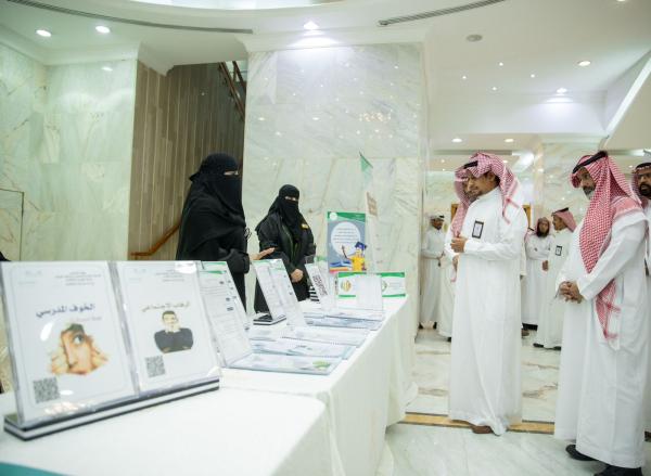 بمشاركة 6 أجنحة.. مدير تعليم الرياض يفتتح معرضًا عن الصحة النفسية