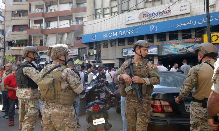 جراء استمرار "التعدّيات".. مصارف لبنان تقفل أبوابها الجمعة
