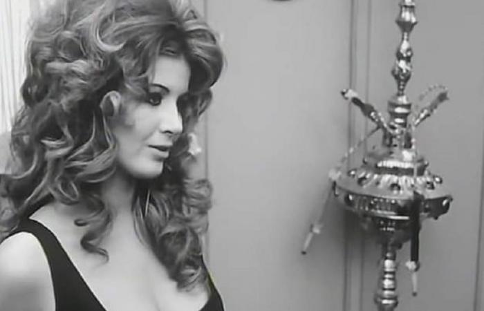 خلعت كل ملابسها بسبب رشدي أباظة .. أقوى مشاهد محظورة منعت من العرض في حياة الفاتنة ميرفت أمين ؟