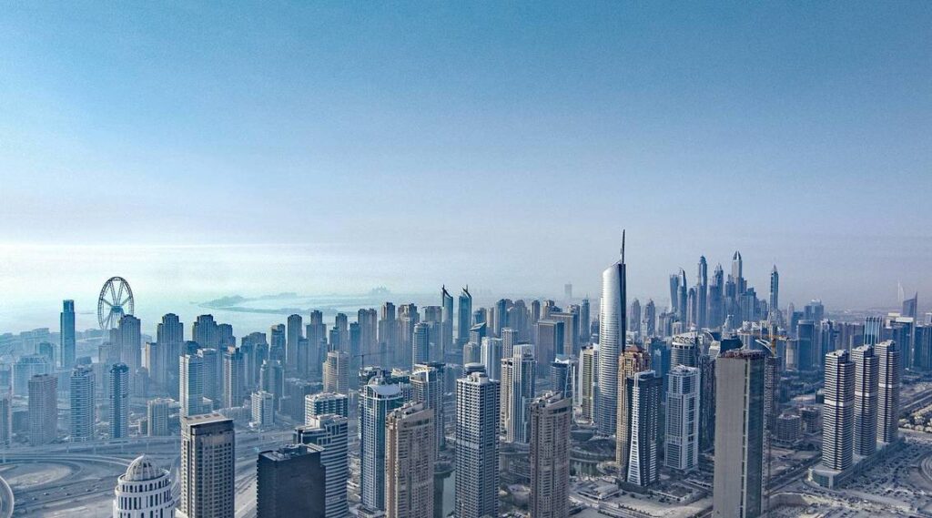 «دبي للسلع» أفضل منطقة حرة في العالم للعام الثامن على التوالي