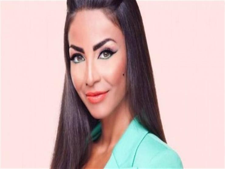 دوللي شاهين: "زوجي خانني في بيتي ووجدت أشياء نسائية في غرفتي"