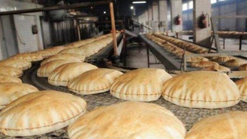 رئيس نقابة الأفران في بيروت وجبل لبنان: الاثنين ستختفي الطوابير في الافران
