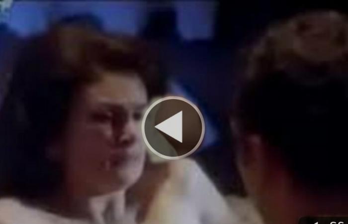 شاهد .. بجرأة صادمة.. أعنف مشهد مسرب للزعيم عادل إمام الساخن الذي تسبب بنزيف وبكاء يسرا وتمزيق فستانها وتحول التمثيل إلى حقيقة.!