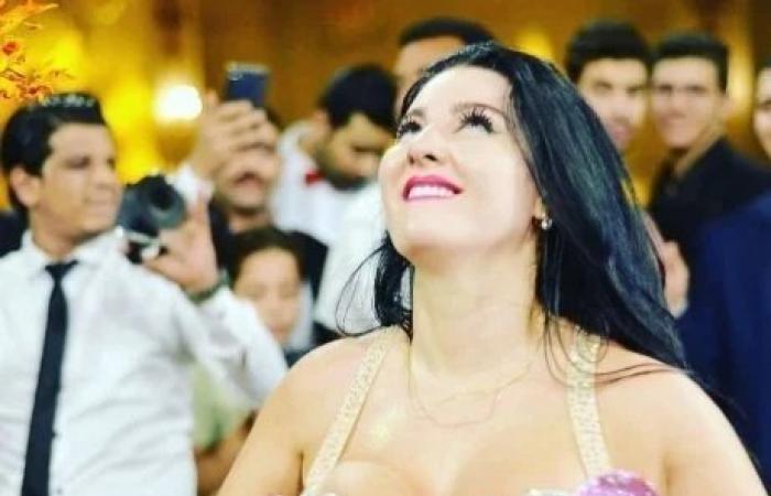 شاهد .. صافيناز ترقص بالبكيني وظهور صدرها العاري