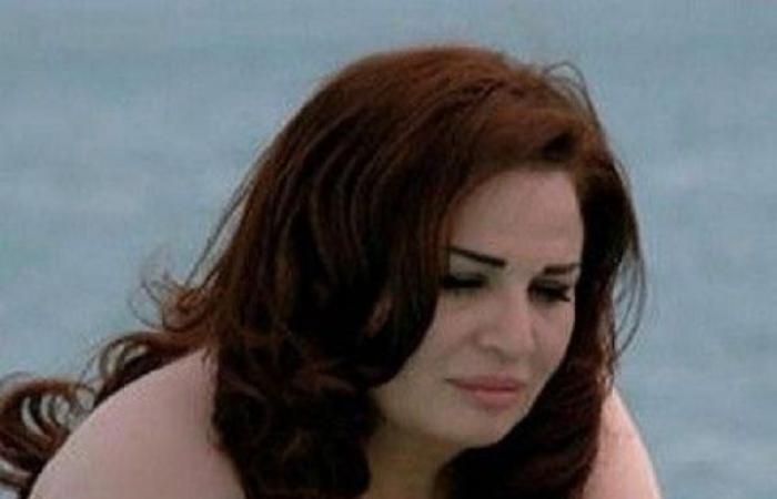 شاهد .. صراخ وآهات للفنانة إلهام شاهين في أفجر وأعنف مشهد خادش مع كريم عبد العزيز والمخرج لم يوقف التصوير وتركه يكمل المتعه حتى النهايه.. اتفرج