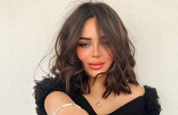 شاهد .. مشهورة سناب شات السعودية رهف القحطاني تتحدى سما المصري بوصلة رقص مثير أمام والدها