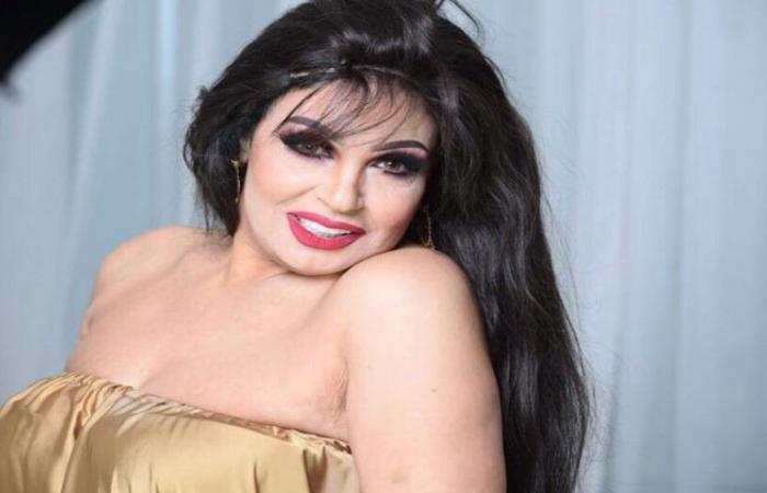 شاهد .. مقطع فاضح وخادش للحياء .. فيفي عبدو تصدم المعازيم وتثير جنون العروسة وتضع يد العريس في أهم منطقة حساسة في جسدها