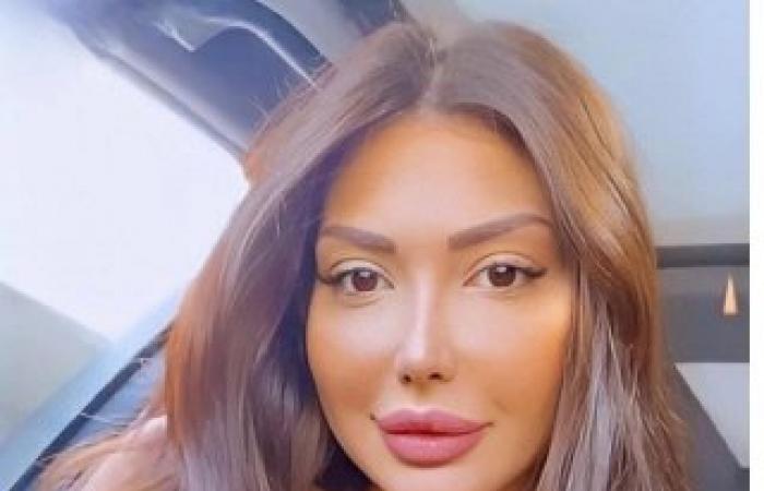 شاهد .. نجمة مسلسل "باب الحارة" دانا جبر تكرس لصدرها العارم بصور فاضحة