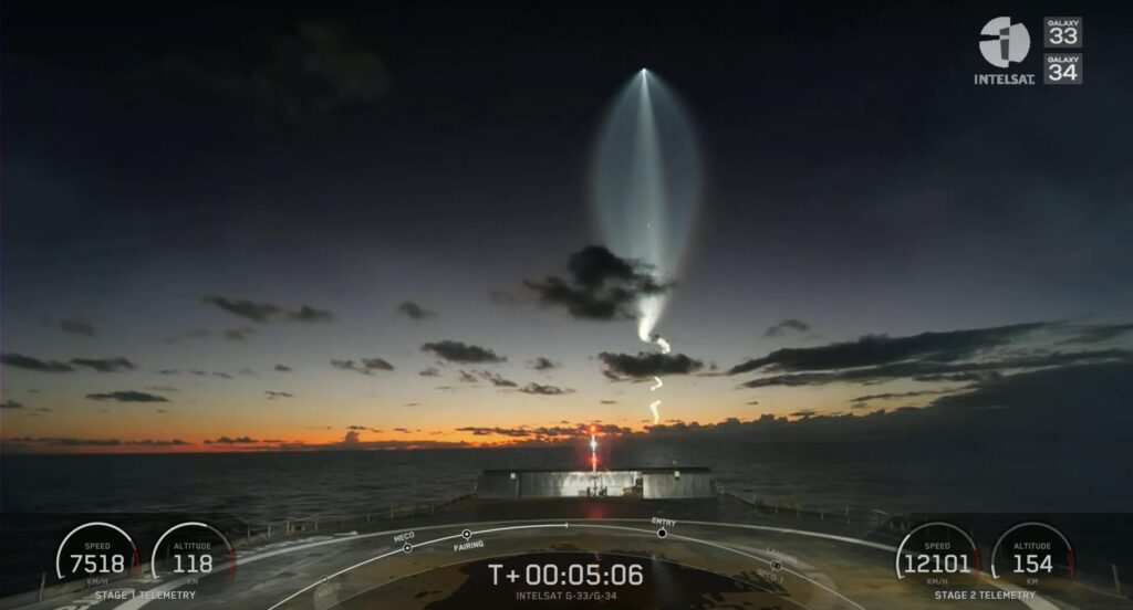 طائرة بدون طيار من SpaceX تلتقط Falcon 9 "قناديل البحر" من زاوية جديدة