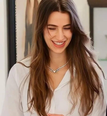 "عقد" رجوة آل سيف يلفت الأنظار .. وهذا ما كتب عليه • صحيفة المرصد