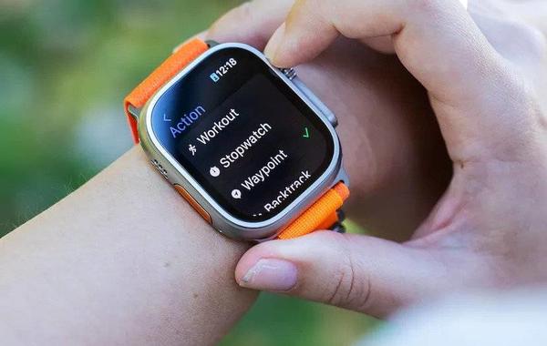 كيف تستخدم البوصلة وميزة Backtrack في ساعة Apple Watch؟
