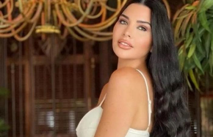 لاميتا فرنجيه تتحدى سما المصري و تفجر مواقع التواصل الاجتماعي وتلعب البلياردو بالبكيني ..اتفرج