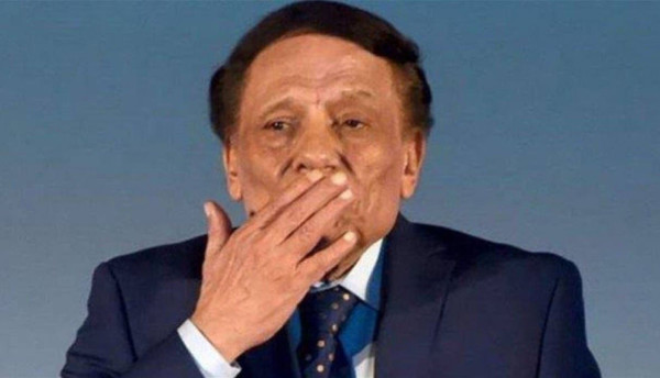 للمرة الأولى.. ابن عادل إمام يكشف عن تفاصيل مثيرة حول حالة والده الصحة