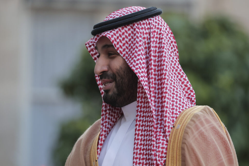 محمد بن سلمان للاعبي "الأخضر": لا أحد يتوقع منكم الفوز أو التعادل بالمونديال