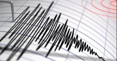 معهد الفلك: هزة أرضية على بعد 430 كم شمال مطروح بقوة 5.26 ريختر