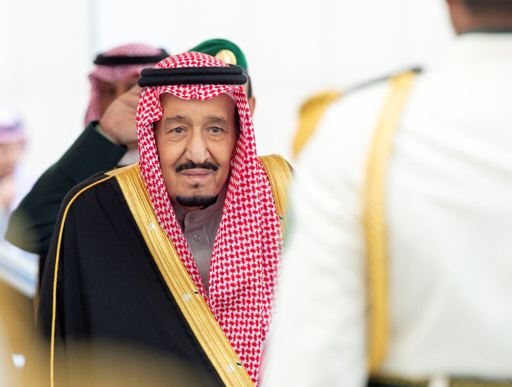 من أجل "العودة".. إسرائيلي يوجه نداء "بكل اللغات" إلى العاهل السعودي
